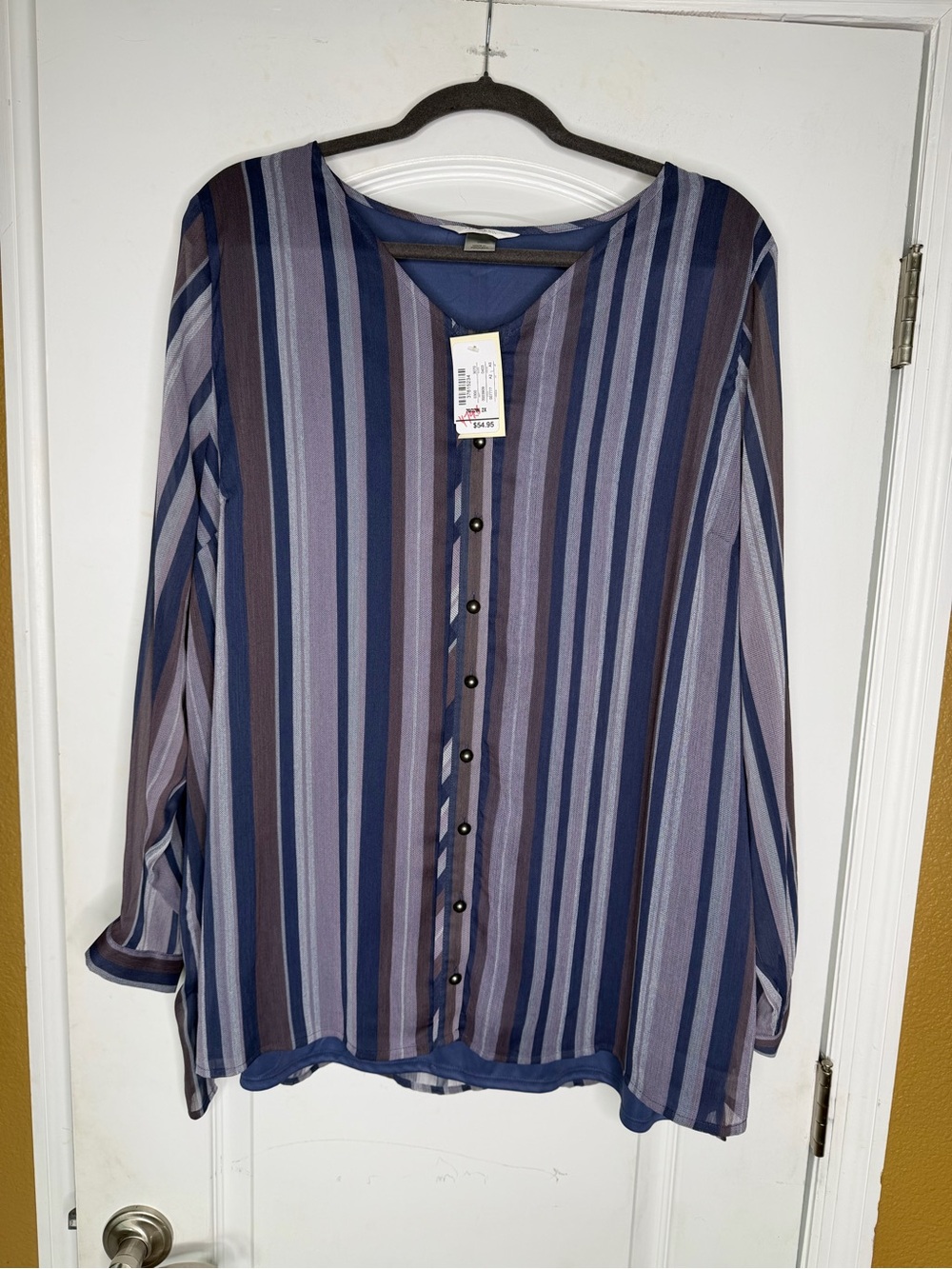 NWT CJ Banks Plus Size Vertical StripeD Button-Front Blouse. Size 2X